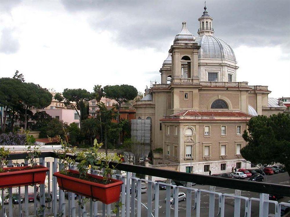 Ponte Milvio 3* Roma