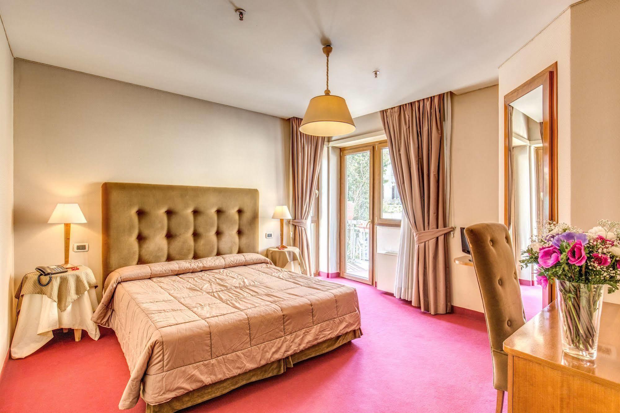 Ponte Milvio Hotel